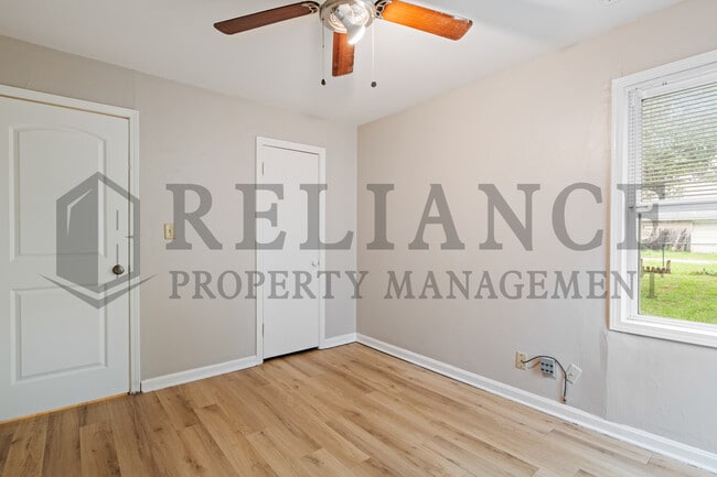 Building Photo - 1422 S Meridian Ave