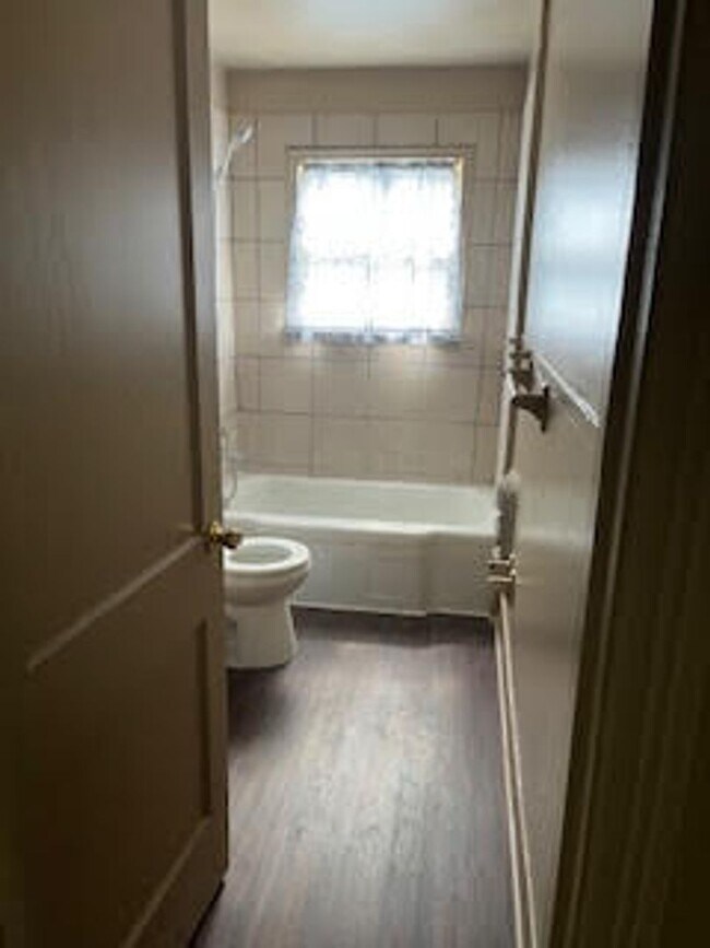 Building Photo - Affordable 2 Bedroom, 1 Bath Cottage in Bl...