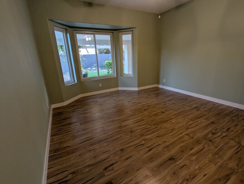 Building Photo - 267 E Smoke Tree Rd