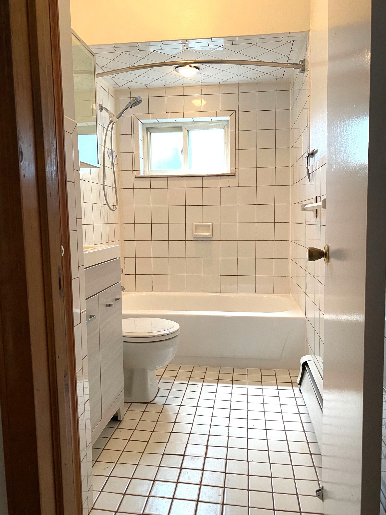 full bathroom - 412A 17th St