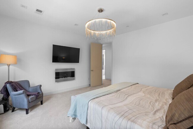 Building Photo - 5 Bed 4.5 Bath - Bethesda Contemporary Home