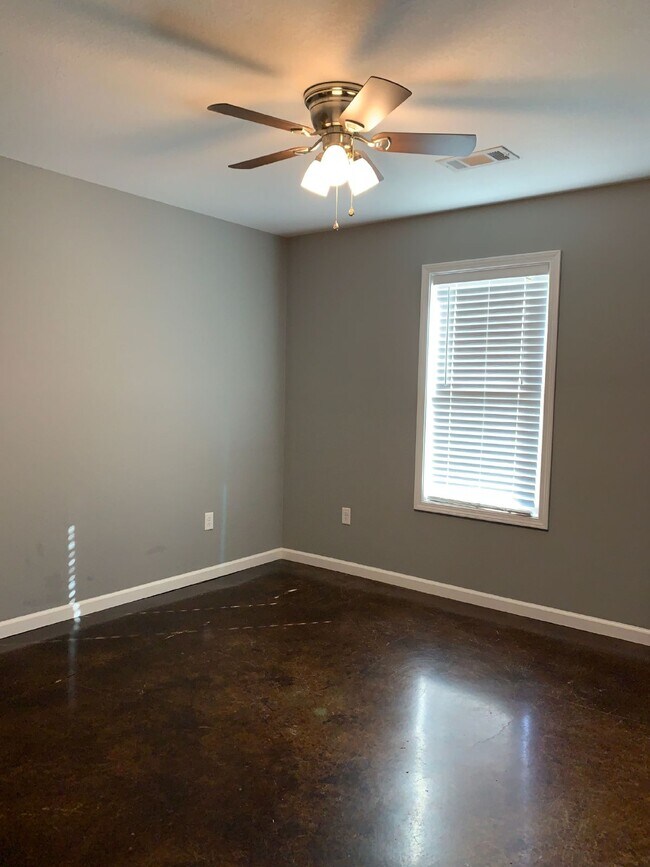 Building Photo - "Charming 2-Bedroom Gem with Granite Elegance in Brookland – 940 Sq Ft of Comfort at 207 S. Holman!"