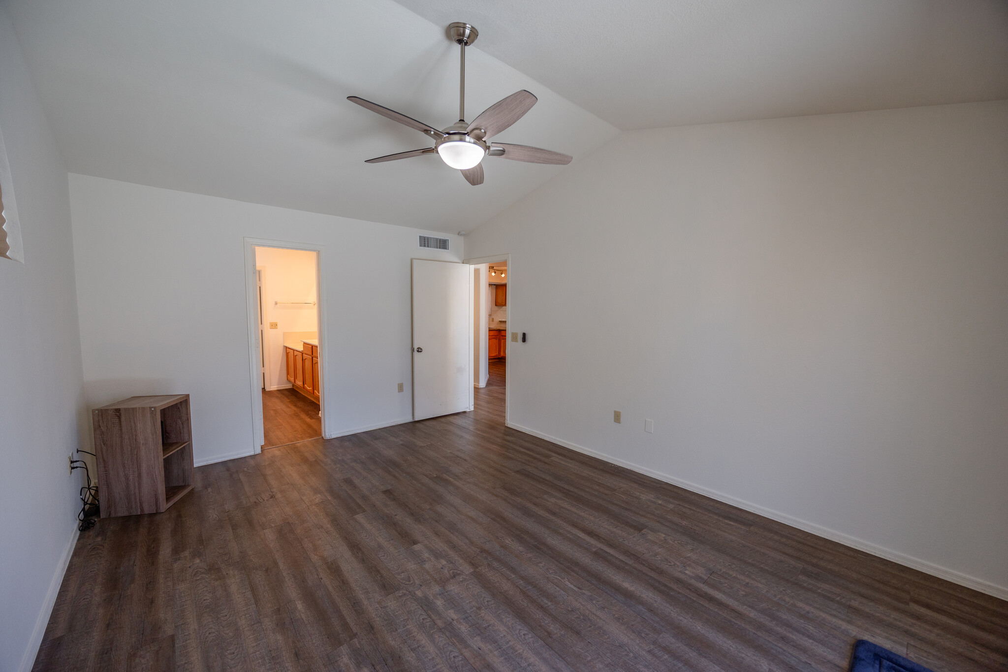 Building Photo - 1421 W Camino Ct