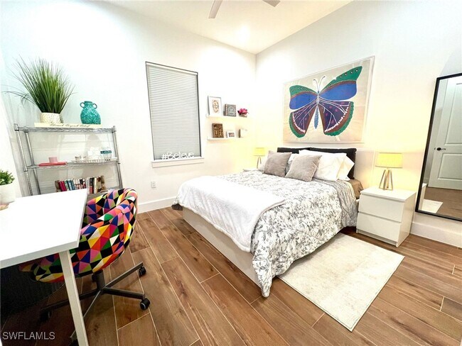 Building Photo - 510 12th Ave NE