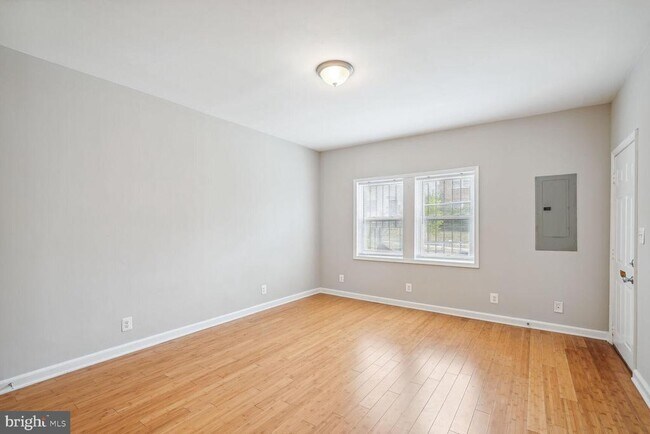Building Photo - 1222 Meigs Pl NE