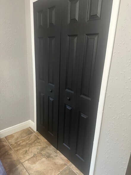 closet - 3840 Janie Ct