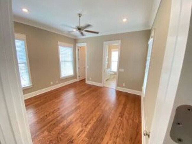 Building Photo - 303 Newport Hill Ln