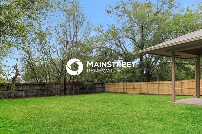 Building Photo - 3 Bedroom Pet-Friendly Home in Crowley, TX with Main Street Renewal