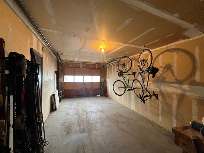 Building Photo - 2212 Trevor St