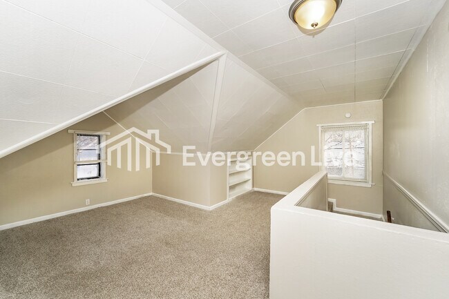 Building Photo - 23200 Blackstone Ave