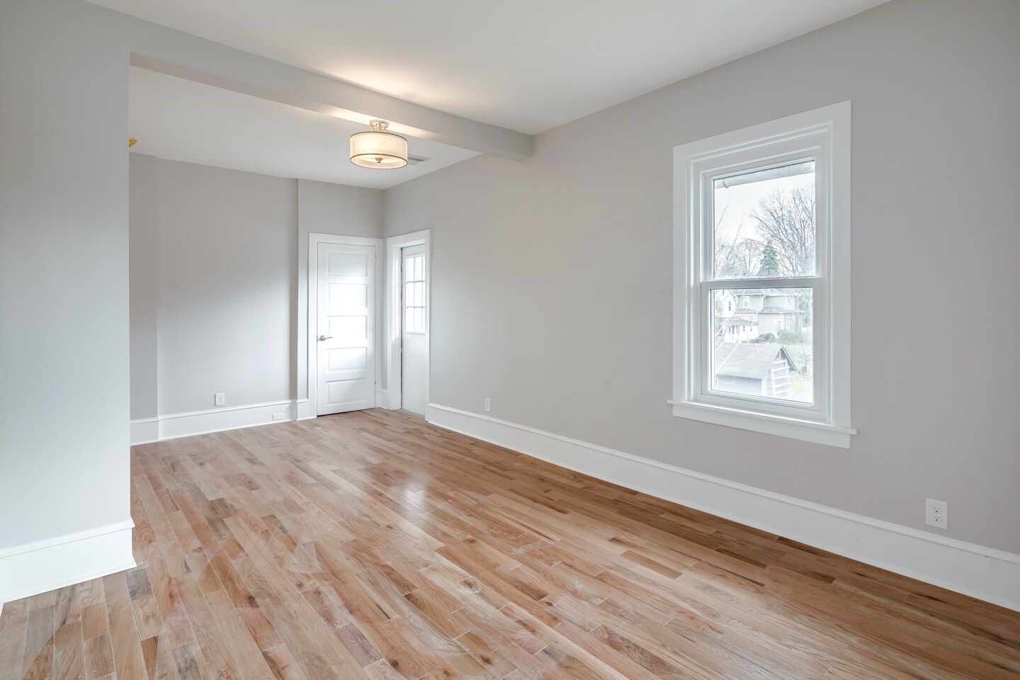 LIVING ROOM - 309 Warwick Rd
