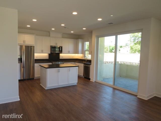 Building Photo - 3 br, 2.5 bath Townhome - 4382 Pacifica Way 5