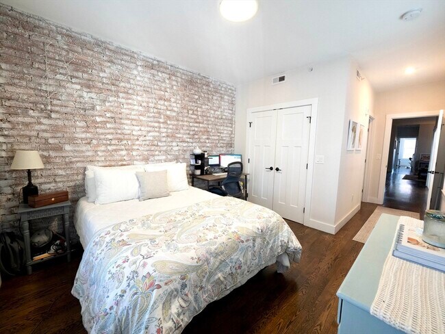 Building Photo - 65-67 Border St