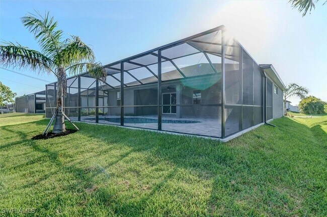 Building Photo - 428 SW 28th Pl