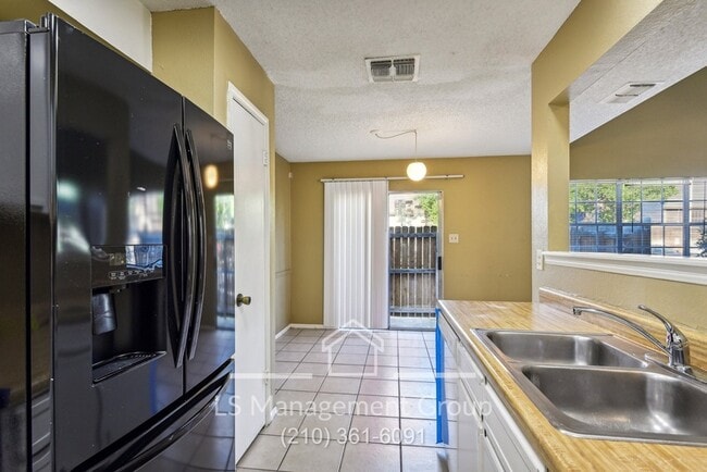 Building Photo - 6704 Windsor Hollow Dr