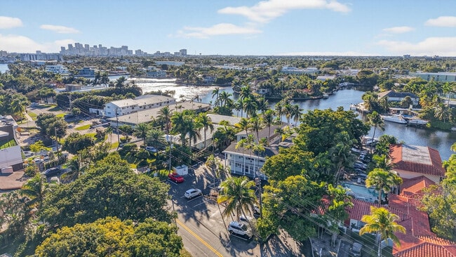 Building Photo - 1821 Middle River Dr