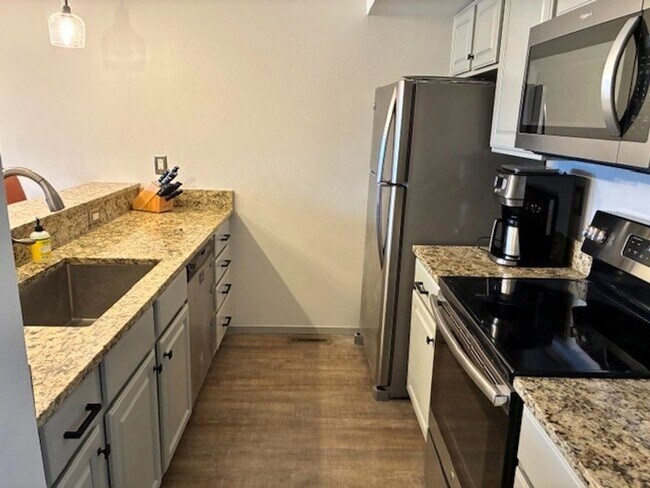 Building Photo - Long Term Rental- Frisco Bay Townhomes #408B