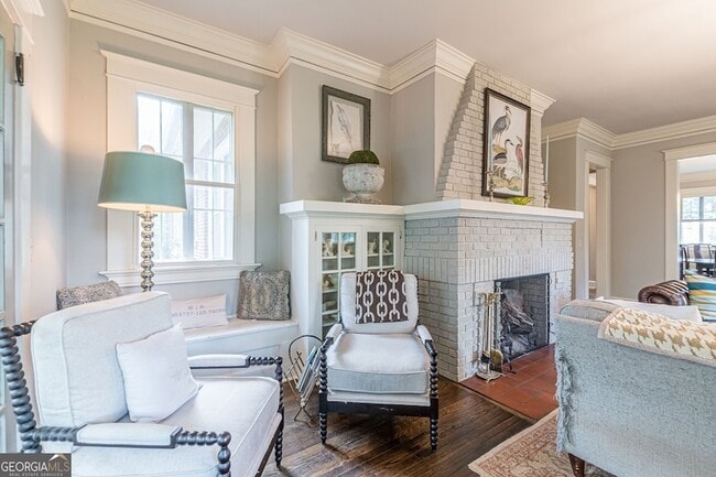 Building Photo - 1878 Cambridge Ave