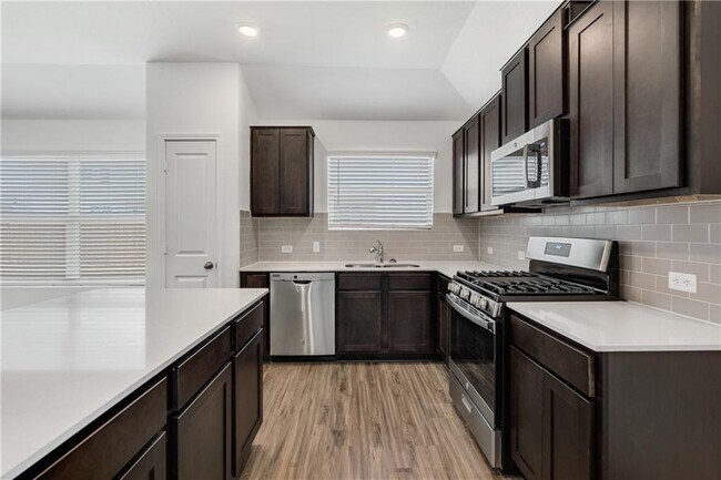Building Photo - 3204 Kenner Dr
