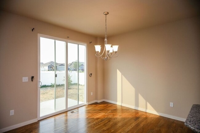 Building Photo - 4 Bedroom Home in Wellington