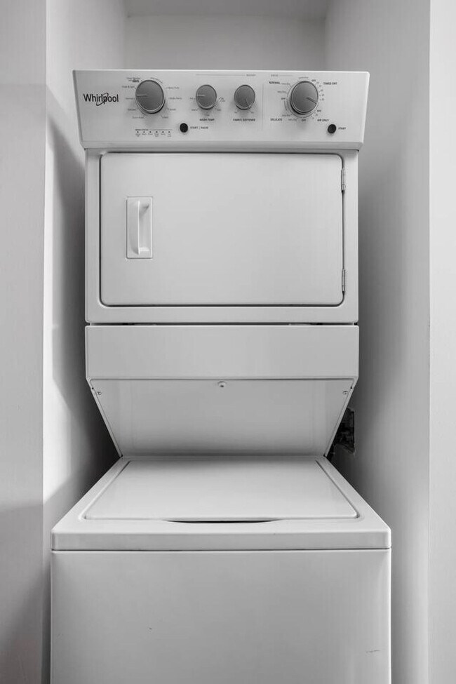 Building Photo - 421 N Pennsylvania St