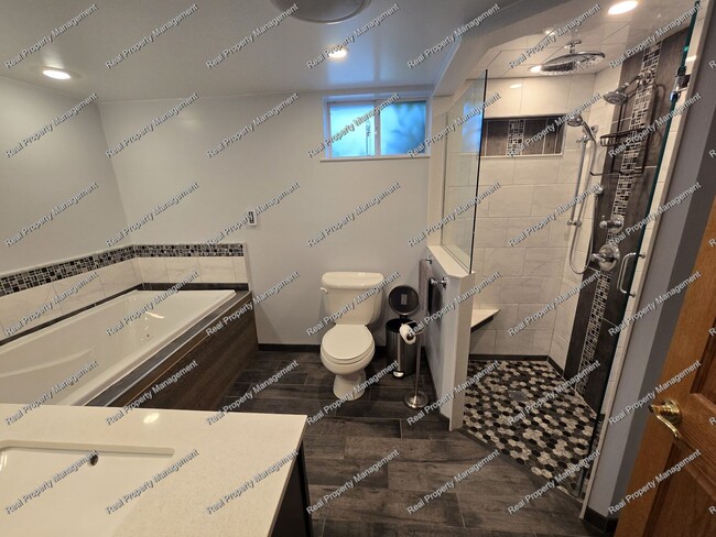 Building Photo - Three Bedroom Ranch w/ Finished Basement