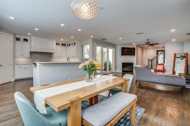 Building Photo - 4532 Normandy Ave