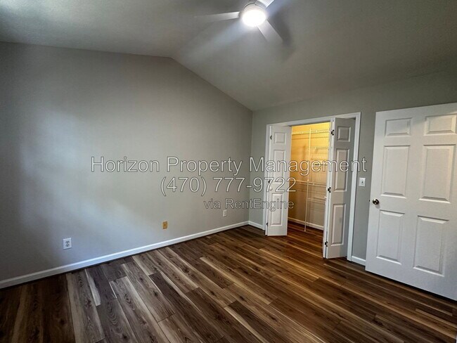 Building Photo - 2834 Florence Dr
