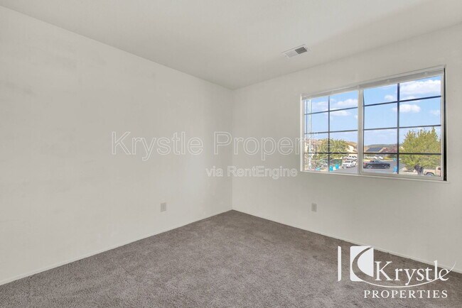 Building Photo - 267 Quartz Ln