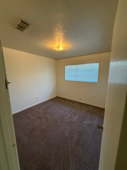 Building Photo - 1302 Scenic Dr