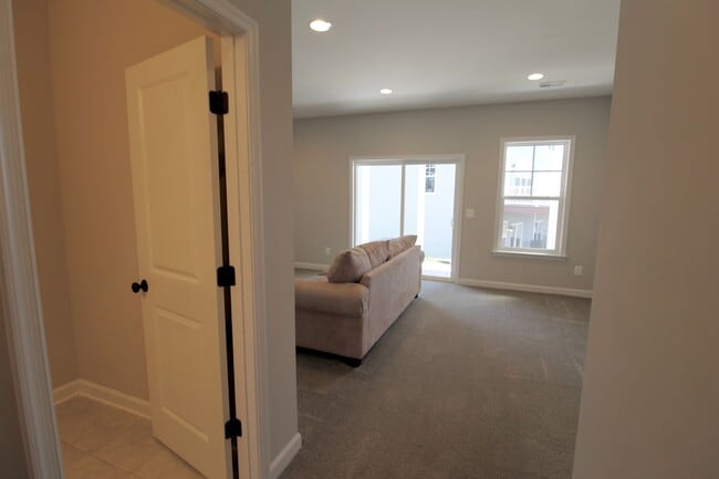 Building Photo - 3398 Monterey Dr