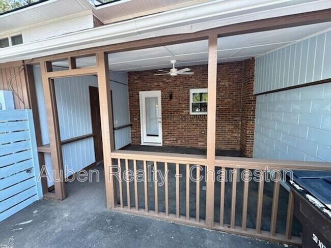 Building Photo - 730 Harbor Ln