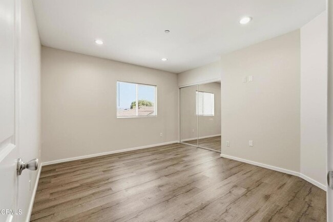 Building Photo - 6721 1/2 Vineland Avenue Unit
