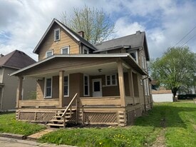 Building Photo - 713 Garfield Ave SW