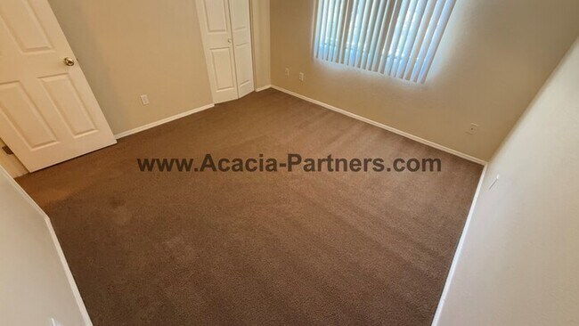Building Photo - Gated Two Bedroom Townhome