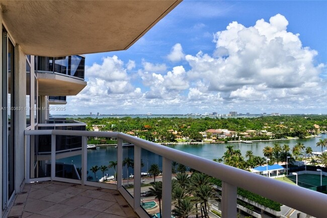 Building Photo - 4775 Collins Ave