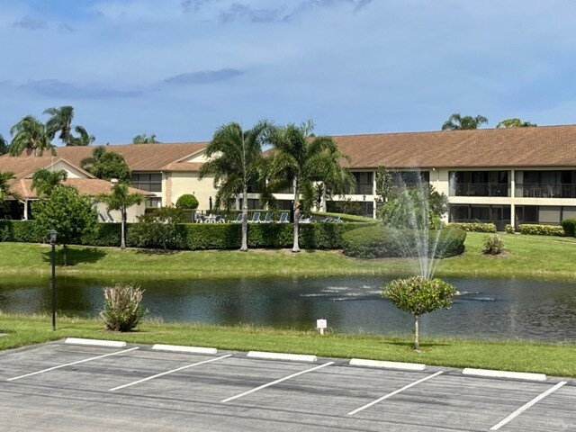 Building Photo - 102 Pinecrest Cir