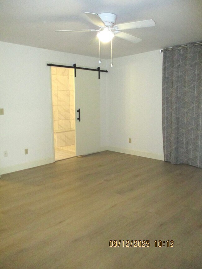 Building Photo - Spacious 2BR/2BA Townhouse – 1,550 Sq. Ft....