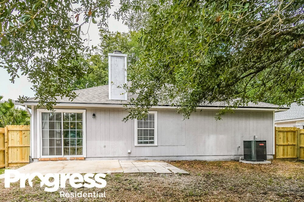 Building Photo - 1659 Spring Oaks Ln