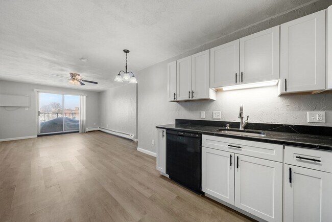 Building Photo - 22 Irving St