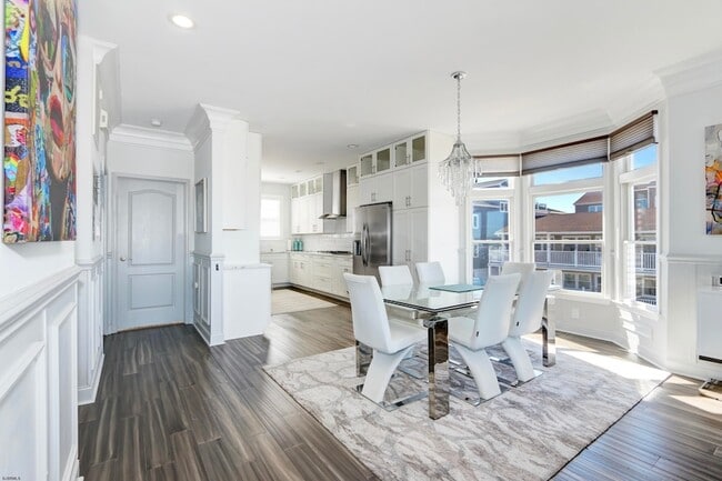 Building Photo - 9416 Amherst Ave