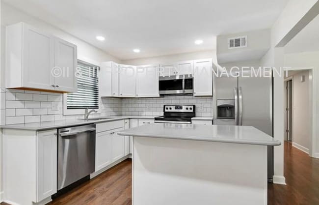 Building Photo - 6406 W 72nd Terrace