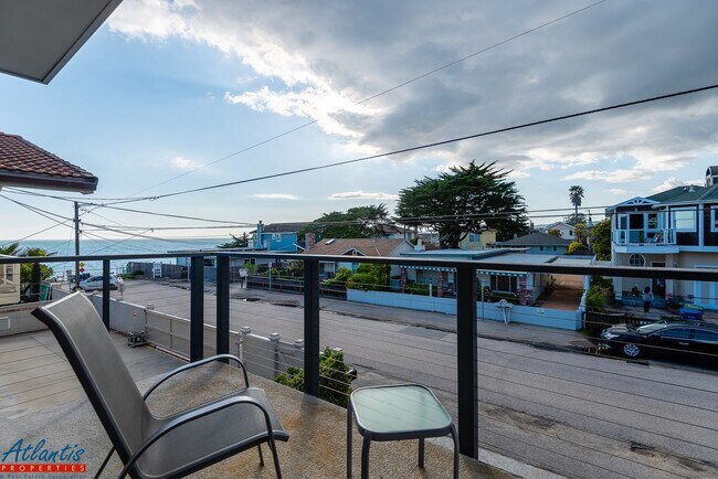 Building Photo - Desirable Home | Oceans Views | Close To B...