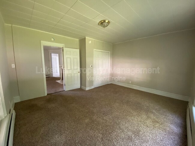 Building Photo - 431 W Vine St