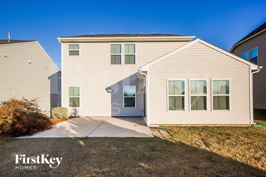 Building Photo - 3232 Oulten St SW