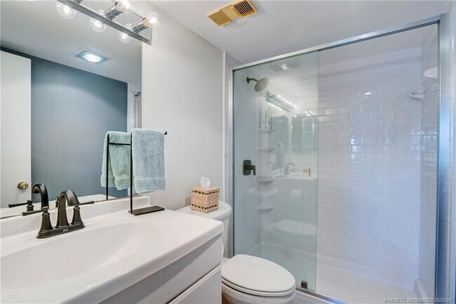 Building Photo - 5601 NE Gulfstream Way