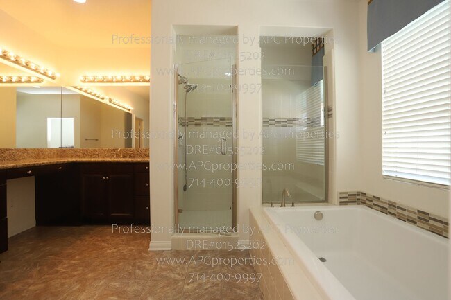 Building Photo - 509 S Trident St