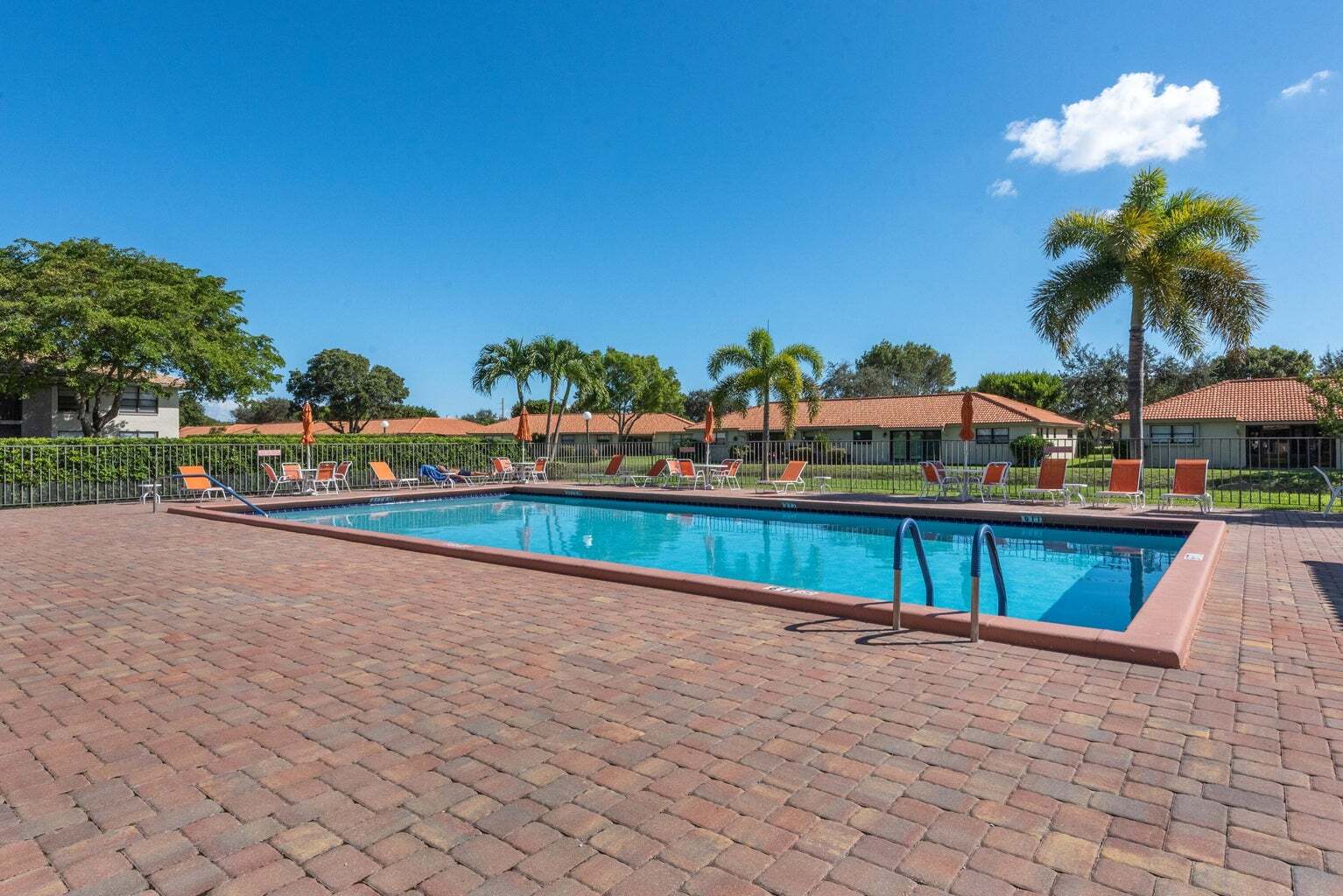 Building Photo - 9930 Pineapple Tree Dr