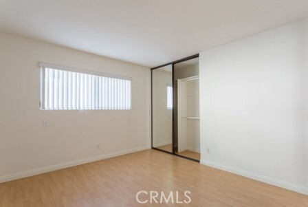 Building Photo - 972 Larrabee St