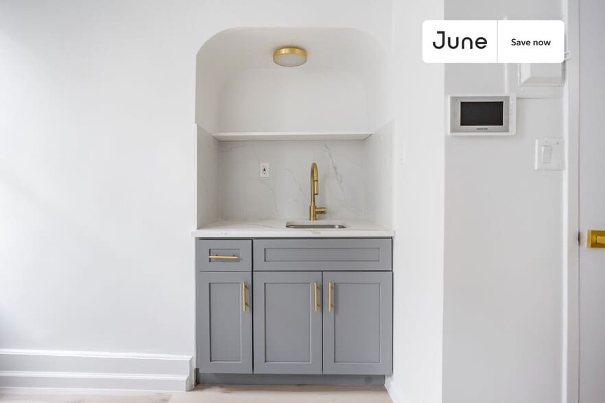 Building Photo - 159 St Nicholas Ave